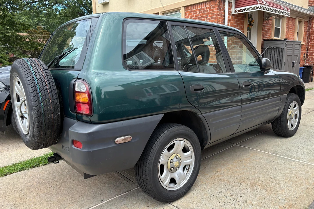 1998 Toyota RAV4 1st Gen - Image 4 of 31