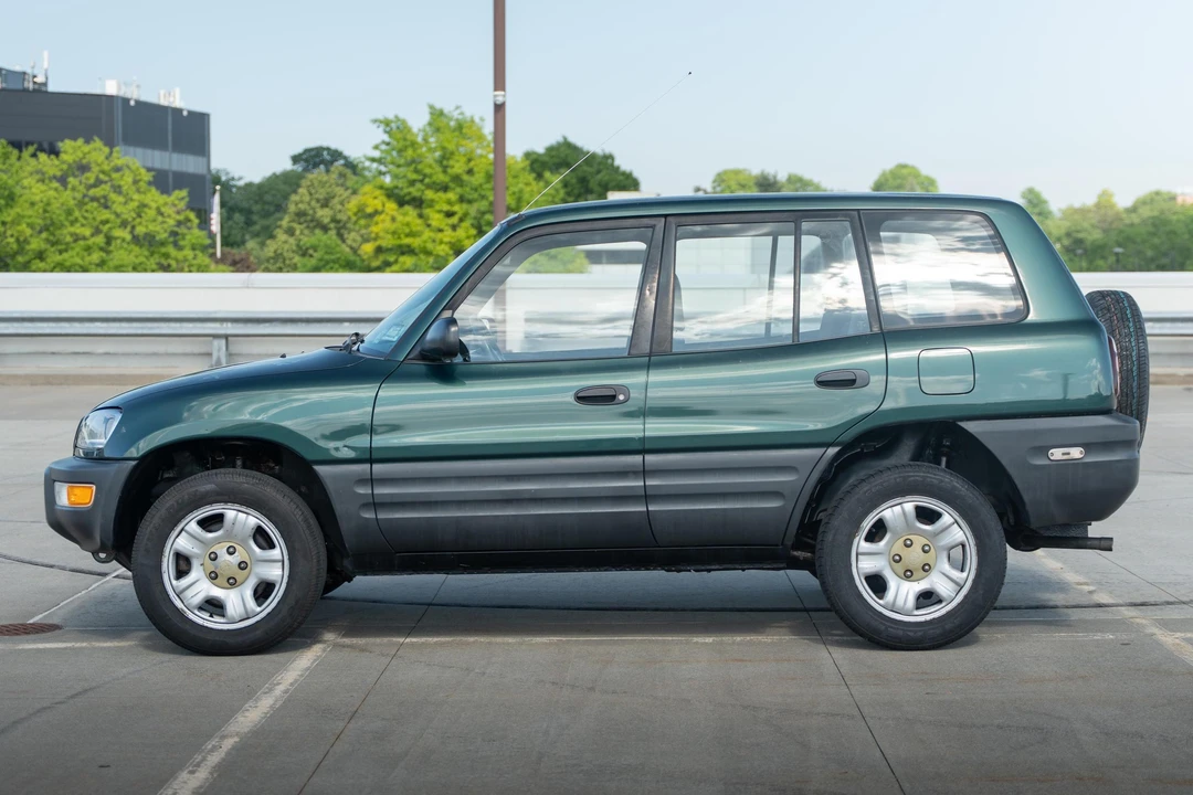 1998 Toyota RAV4 1st Gen - Image 3 of 31
