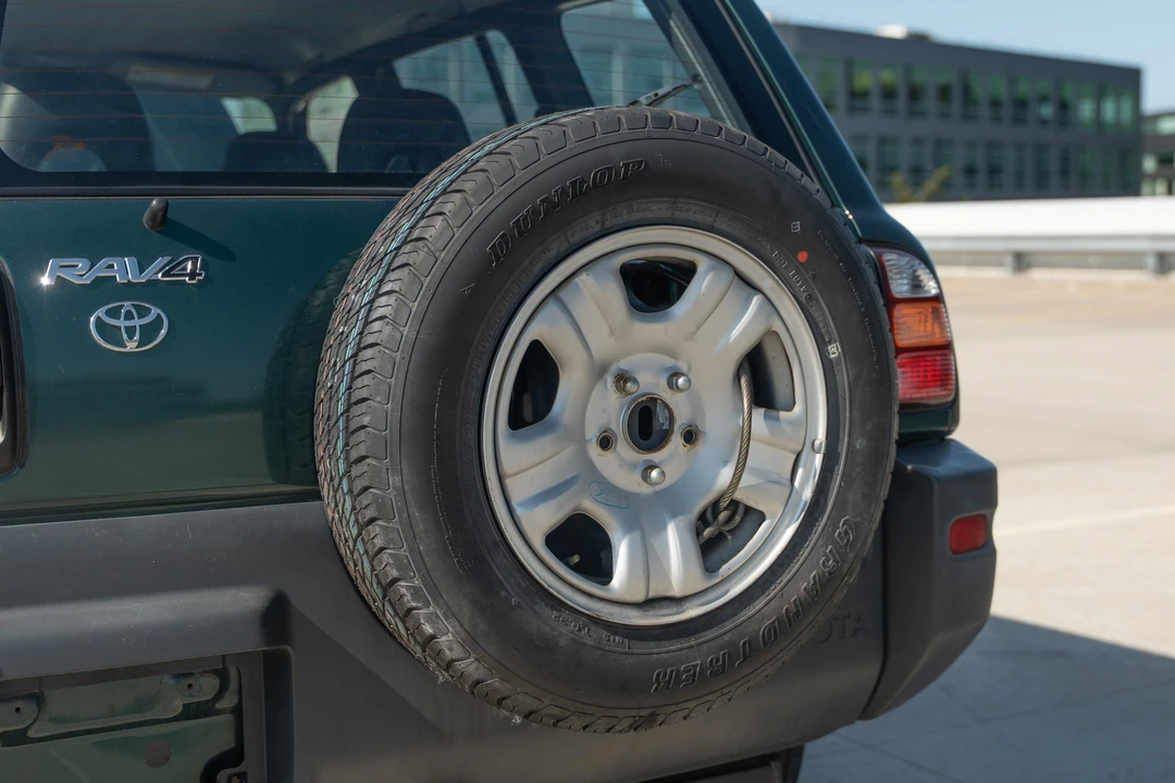 1998 Toyota RAV4 1st Gen - Image 28 of 31