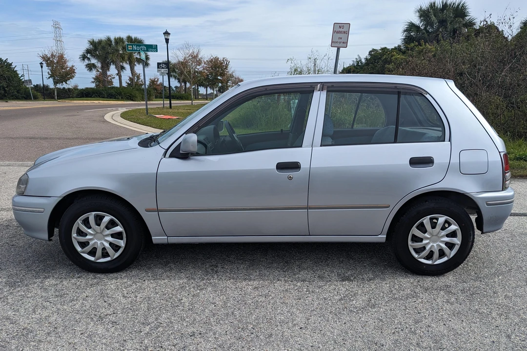 1998 Toyota Starlet 5th Gen - Image 3 of 31