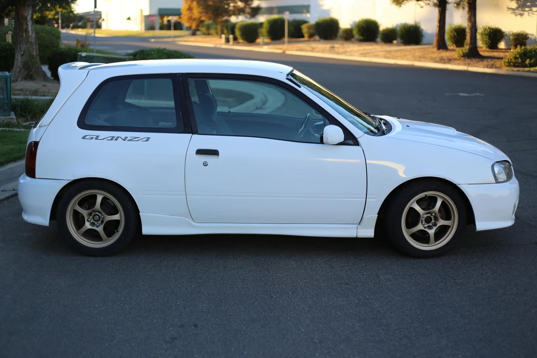 1998 Toyota Starlet 5th Gen - Image 3 of 6