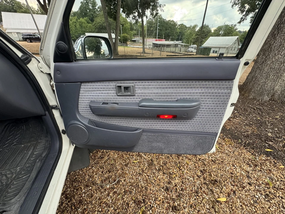 1998 Toyota Tacoma 1st Gen - Image 30 of 31