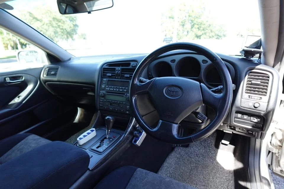 1998 Toyota Aristo - Image 16 of 20