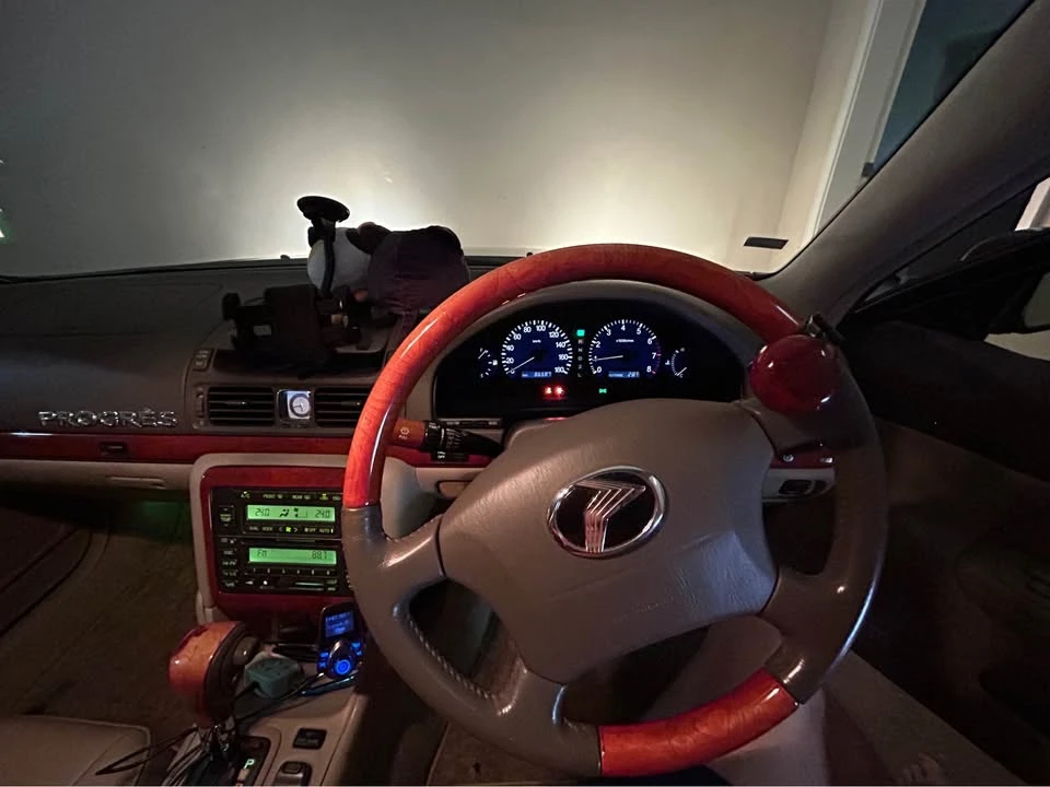 1998 Toyota Progres - Image 4 of 8
