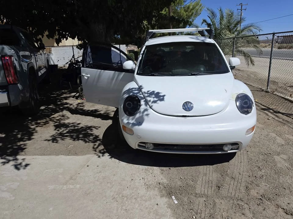1998 Volkswagen New Beetle - Image 2 of 10