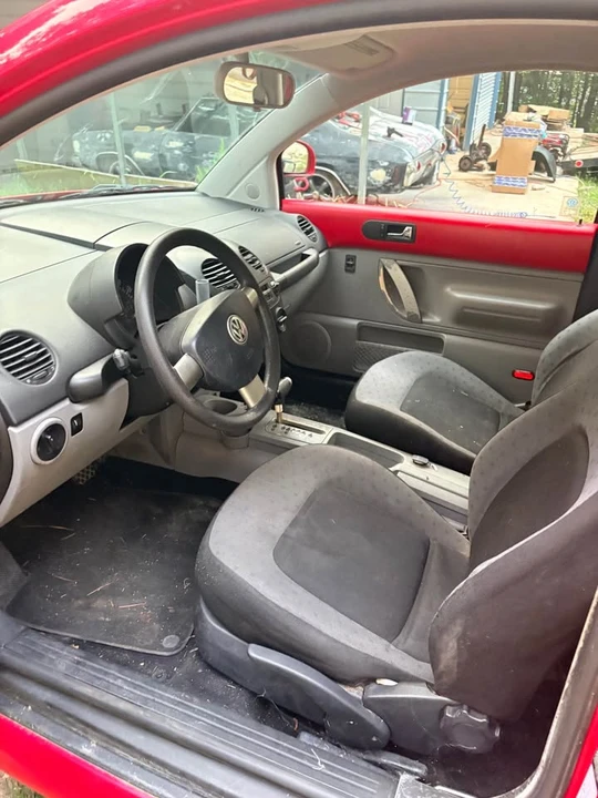 1998 Volkswagen New Beetle - Image 2 of 3