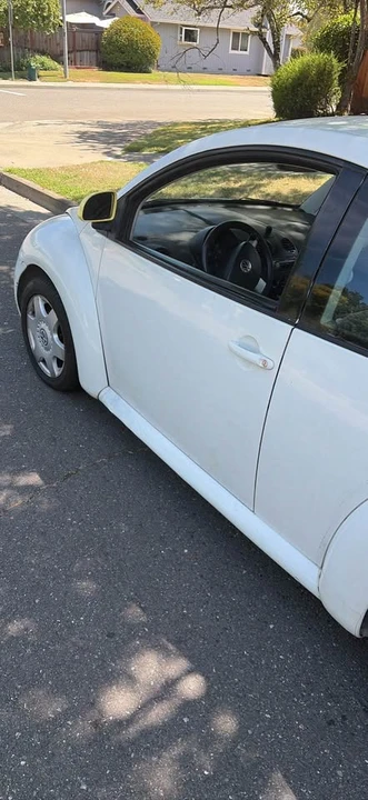 1998 Volkswagen New Beetle - Image 3 of 4