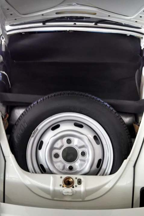 1998 Volkswagen New Beetle - Image 6 of 7