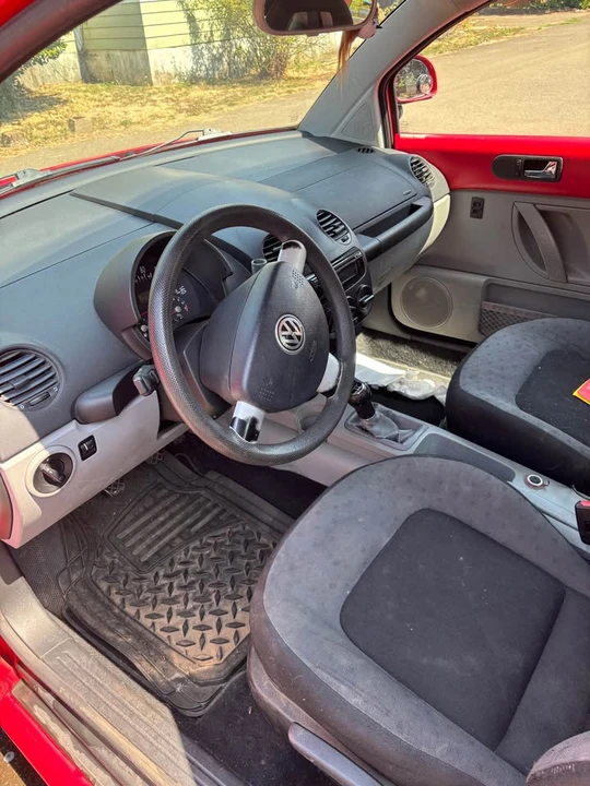 1998 Volkswagen New Beetle - Image 7 of 9