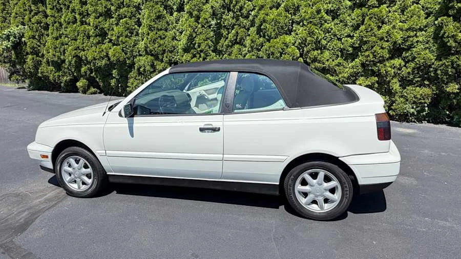 1998 Volkswagen - Image 2 of 31