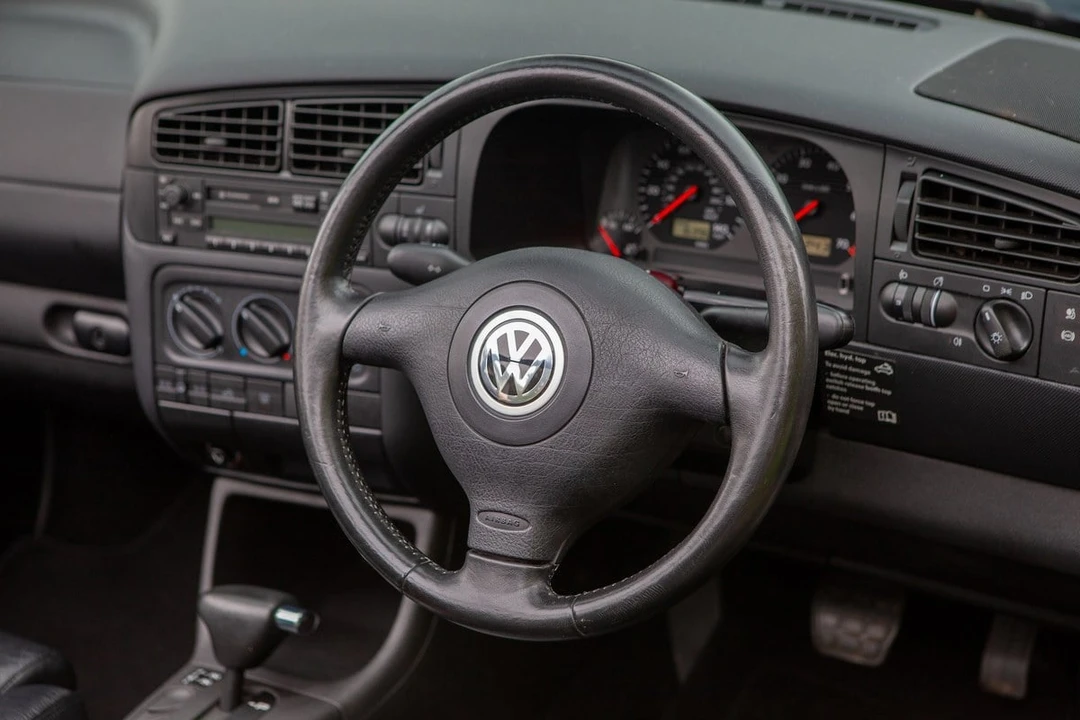 1998 Volkswagen Golf Cabrio Mk3 - Image 11 of 30