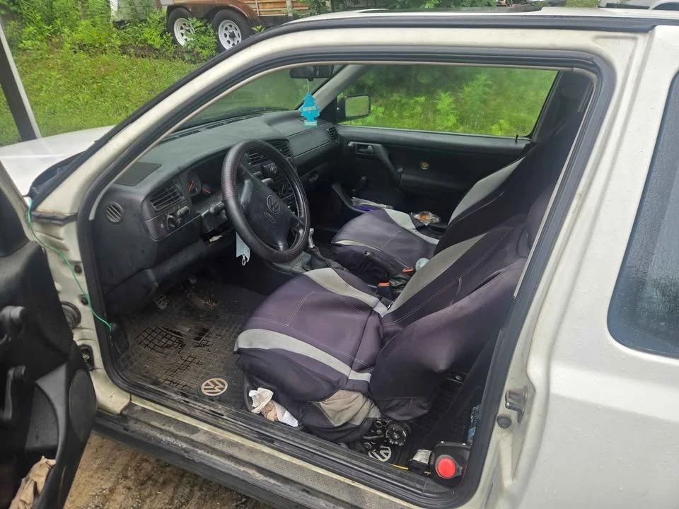 1998 Volkswagen Golf - Image 8 of 9
