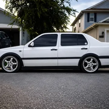 1998 Volkswagen Jetta GLX VR6 Sedan 4D