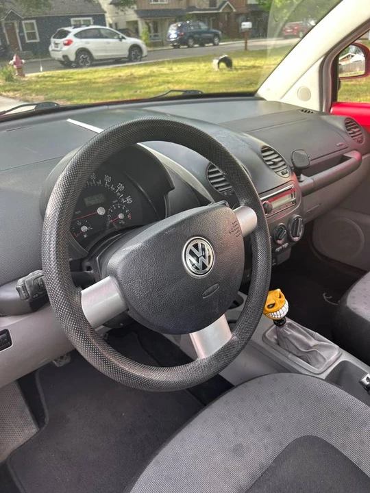 1998 Volkswagen New Beetle - Image 9 of 10
