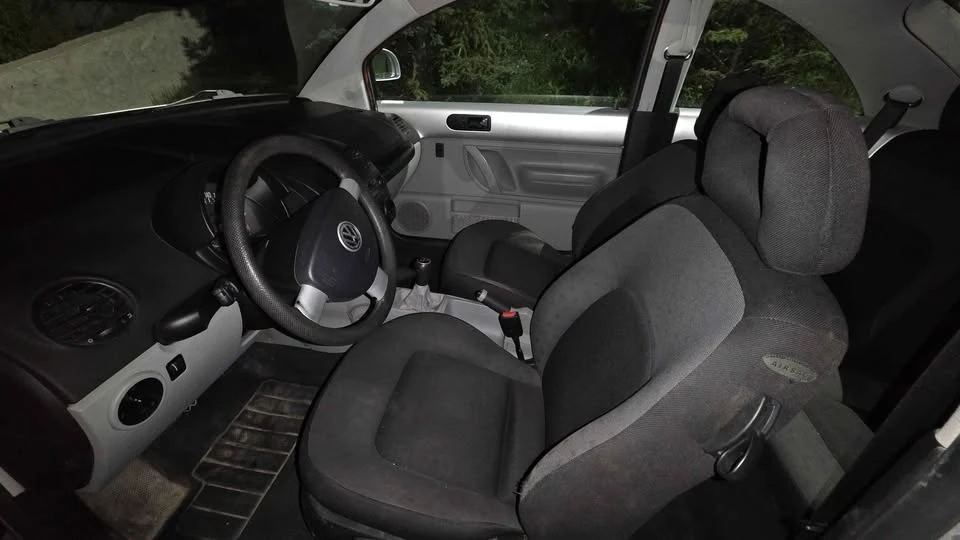 1998 Volkswagen New Beetle - Image 4 of 5
