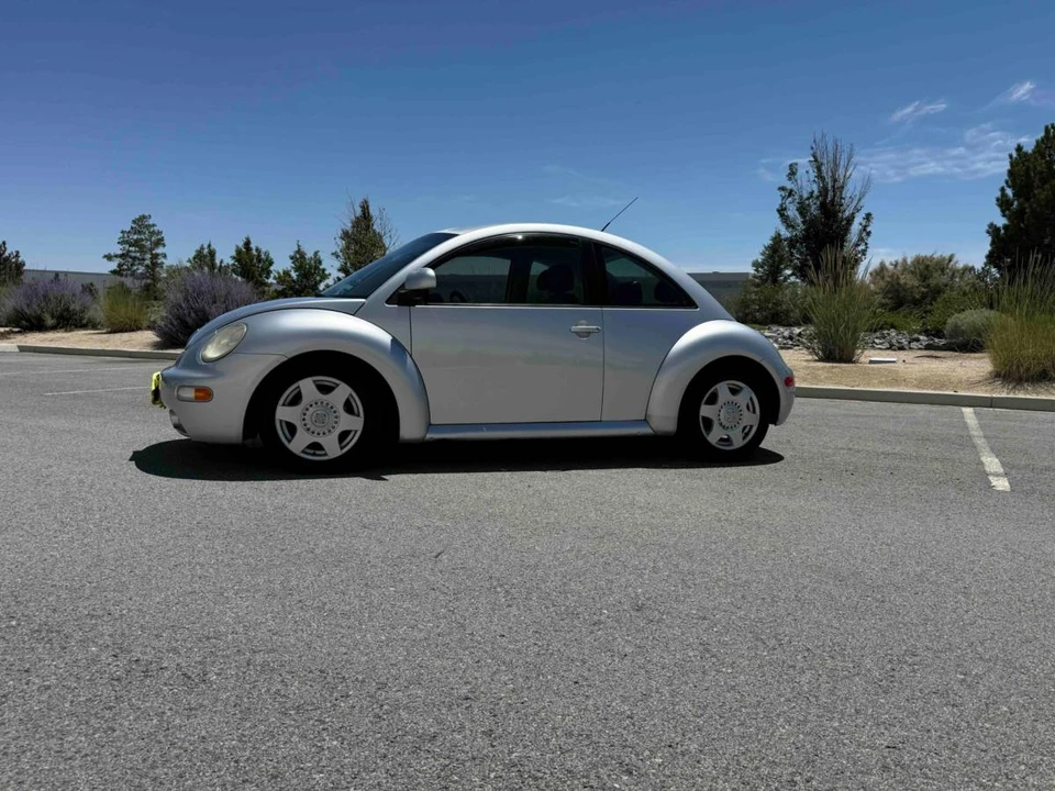 1998 Volkswagen New Beetle - Image 2 of 16