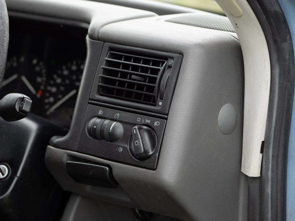 1998 Volkswagen EuroVan - Image 27 of 30