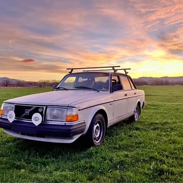 1998 Volvo 240 DL Sedan