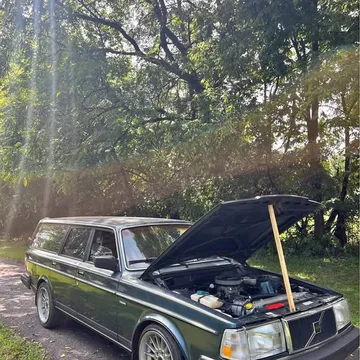 1998 Volvo 240 Wagon 4D