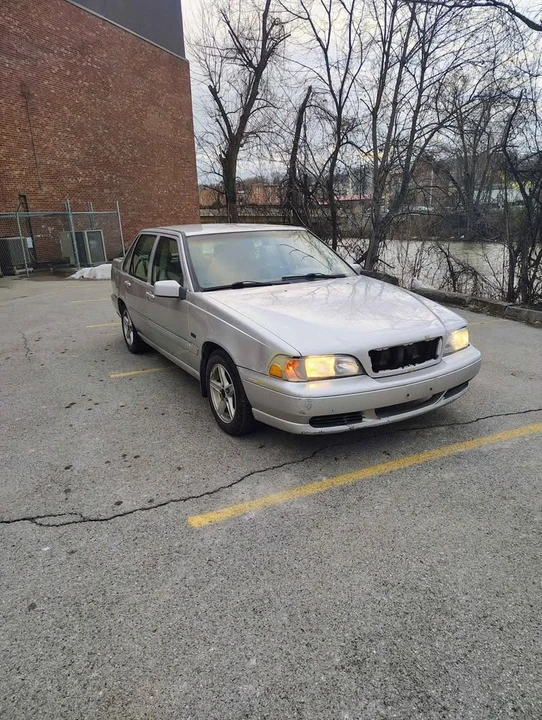 1998 Volvo S70 - Image 2 of 18