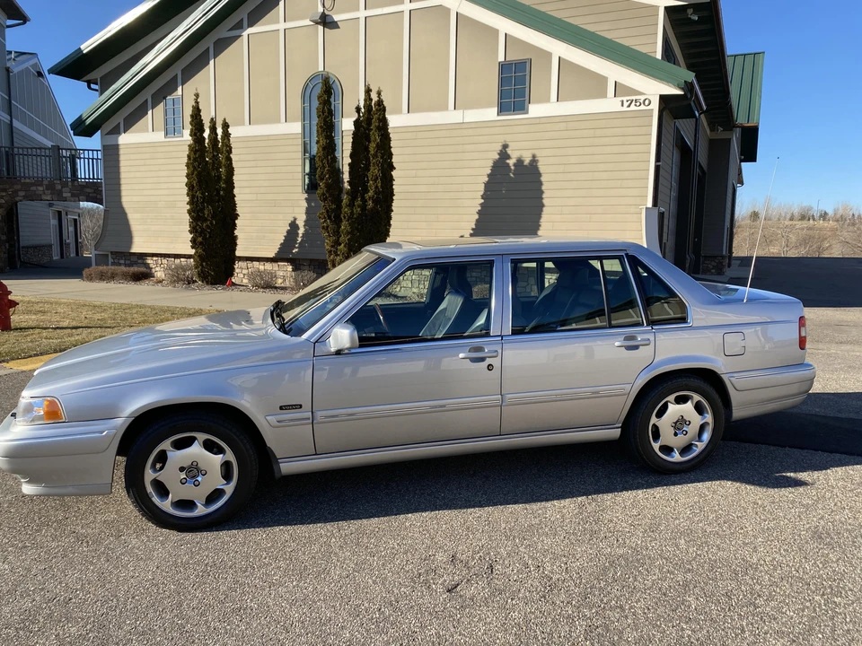1998 Volvo S90 - Image 2 of 31
