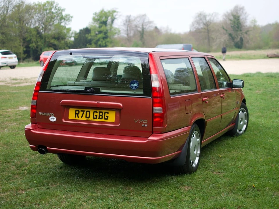 1998 Volvo V70 1st Gen - Image 2 of 30