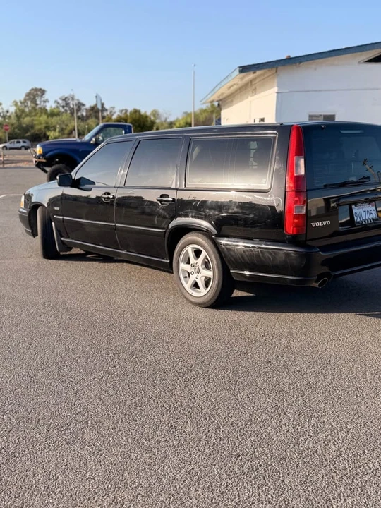 1998 Volvo V70 1st Gen - Image 2 of 9