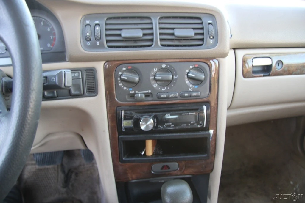 1998 Volvo V70 1st Gen - Image 17 of 21
