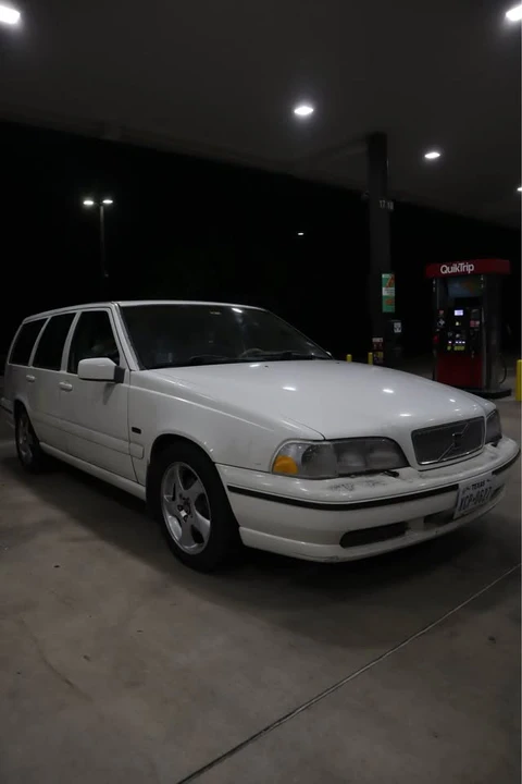 1998 Volvo V70 1st Gen - Image 2 of 7
