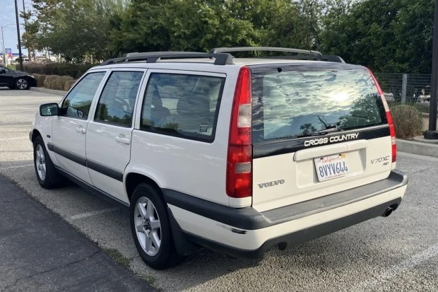 1998 Volvo V70 XC 1st Gen - Image 2 of 8