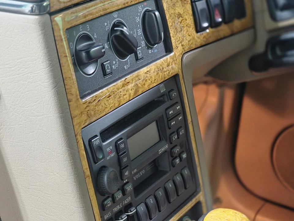 1998 Volvo 940 - Image 28 of 31