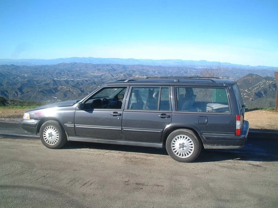 1998 Volvo 900 Series - Image 2 of 5