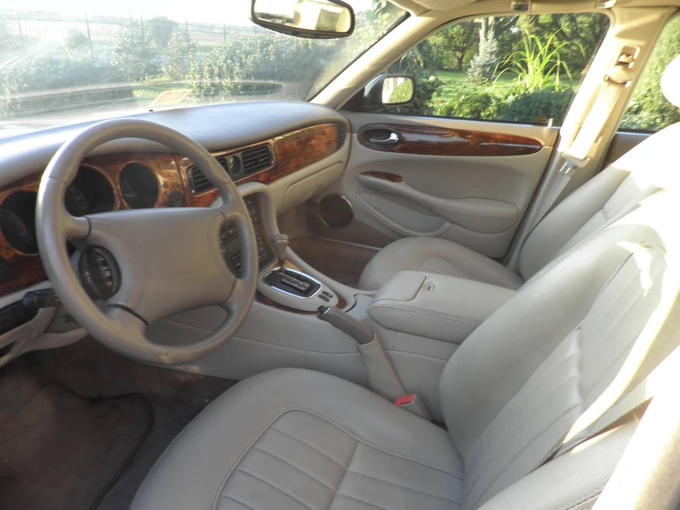 1998 Jaguar X308 XJ - Image 4 of 9