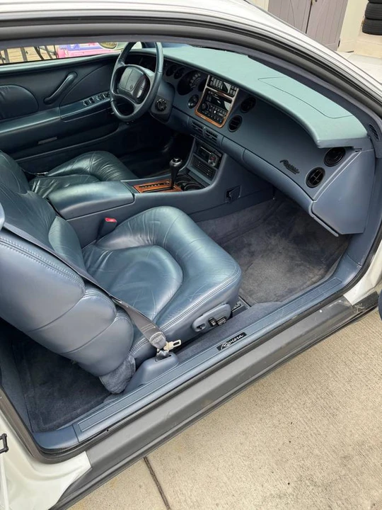 1998 Buick Riviera 8th Gen - Image 5 of 5