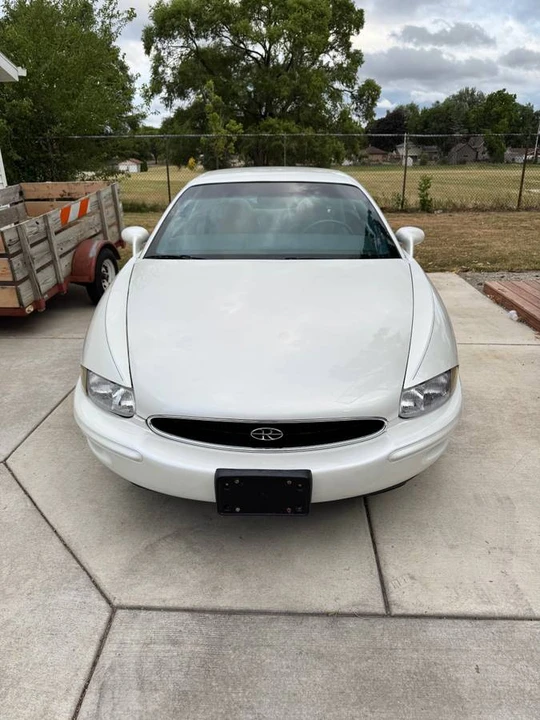 1998 Buick Riviera 8th Gen - Image 2 of 5