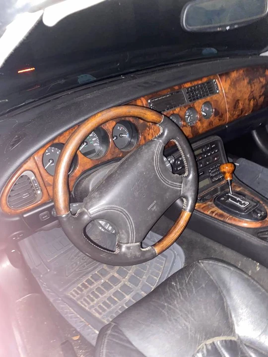 1998 Jaguar X100 XK8 - Image 5 of 8
