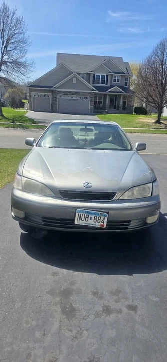 1998 Lexus ES 3rd Gen - Image 2 of 10