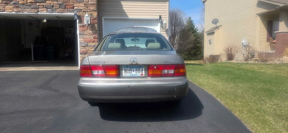 1998 Lexus ES 3rd Gen - Image 5 of 10