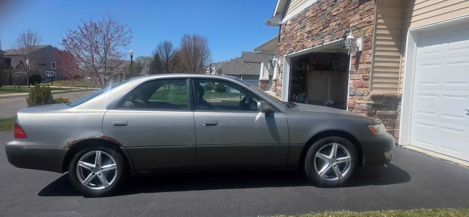 1998 Lexus ES 3rd Gen - Image 3 of 10