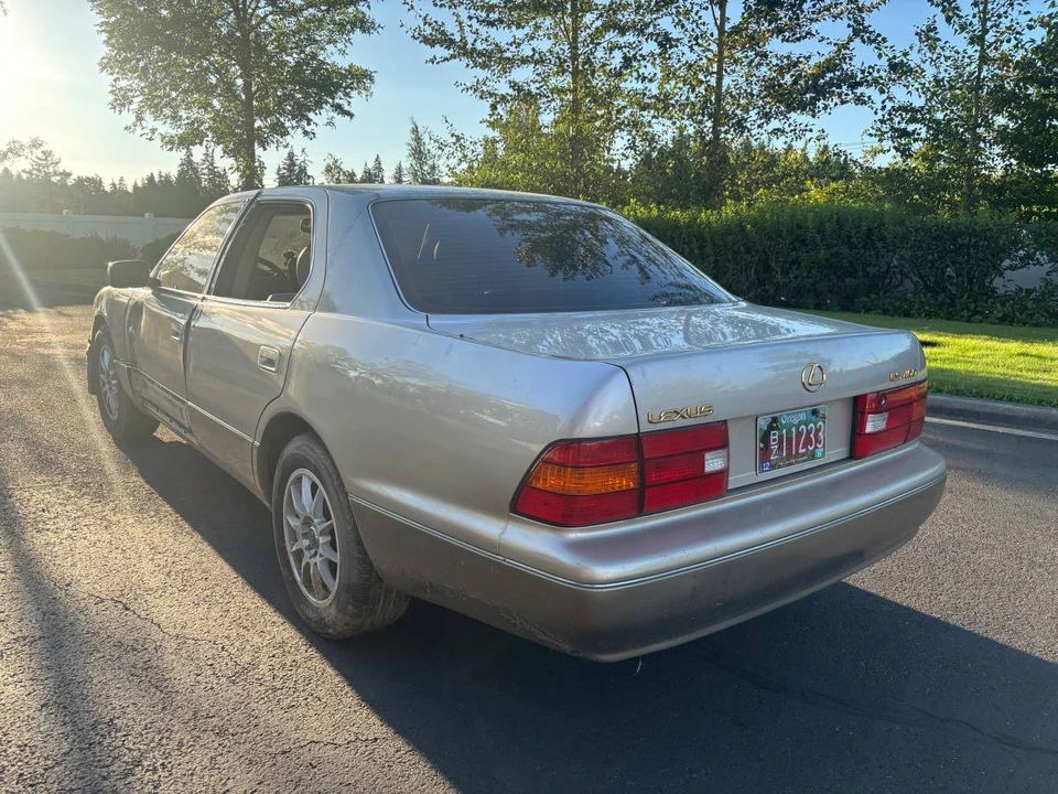 1998 Lexus LS 2nd Gen - Image 3 of 8