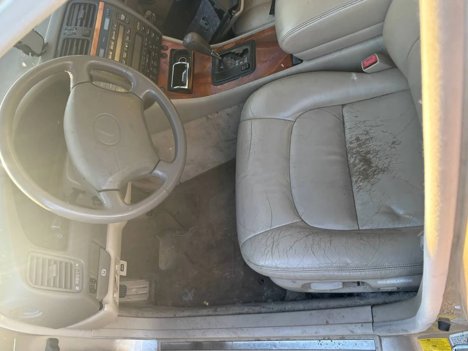 1998 Lexus LS 2nd Gen - Image 5 of 8