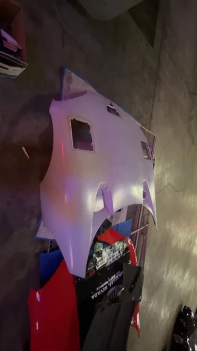 1998 Parts & Memorabilia Bodywork - Image 2 of 2