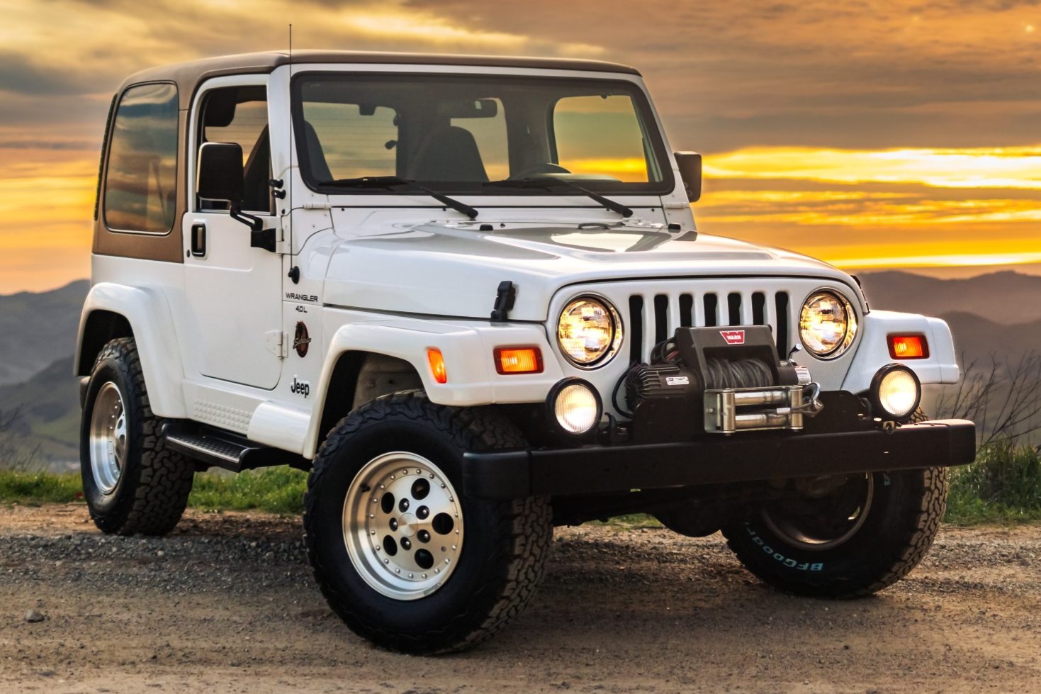 18k-Mile 1998 Jeep Wrangler Sahara 5-Speed