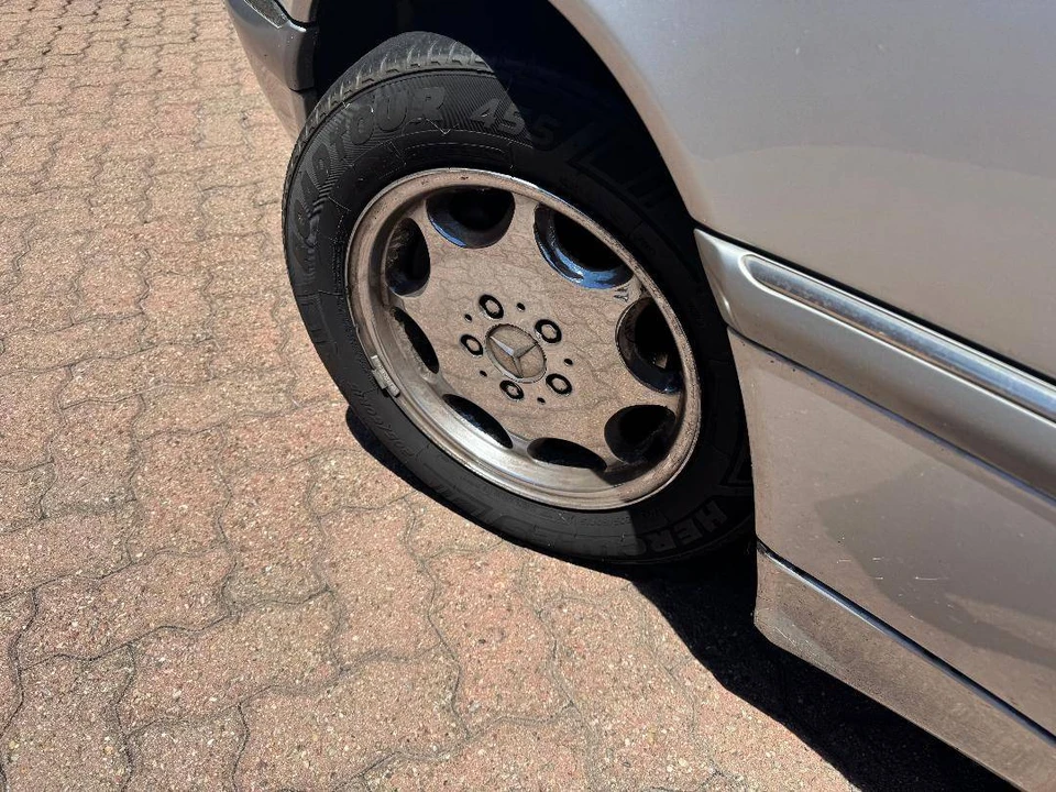 1999 Mercedes-Benz W202 C-Class - Image 10 of 15