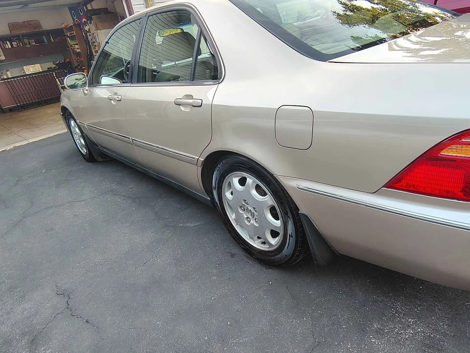 1999 Acura RL 1st Gen - Image 8 of 9