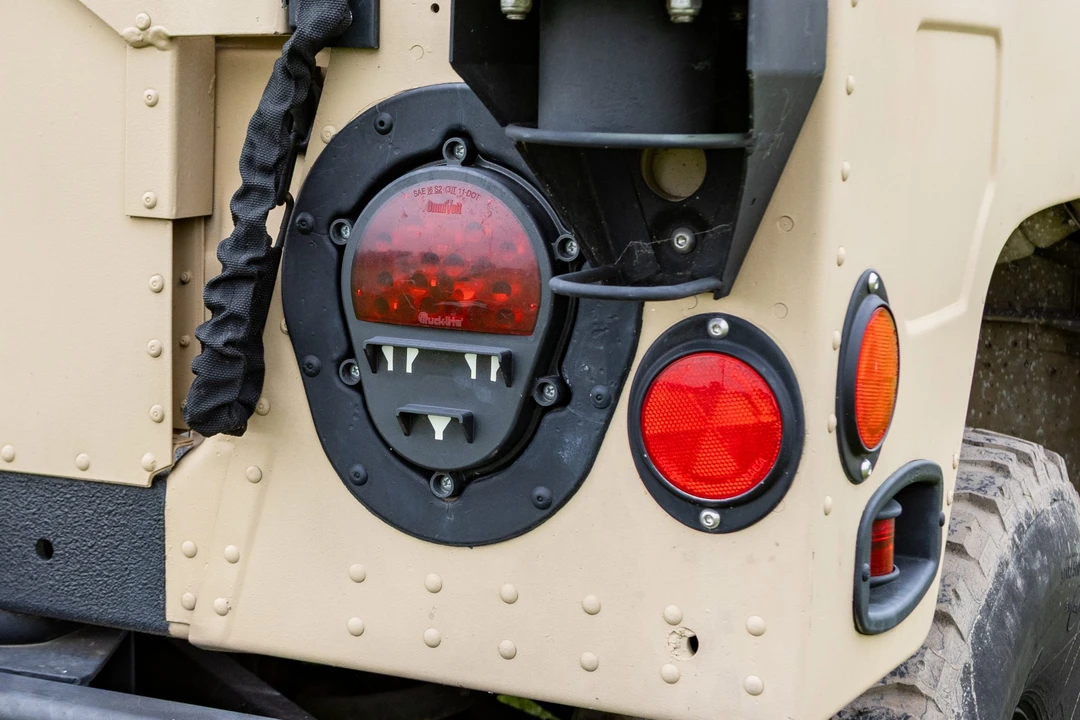 1999 Hummer HMMWV - Image 15 of 31
