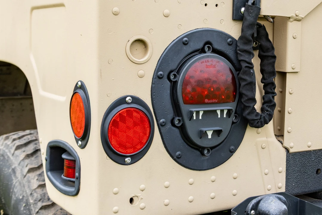 1999 Hummer HMMWV - Image 14 of 31
