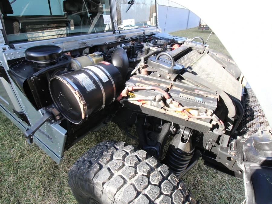 1999 AM General Hummer - Image 28 of 29