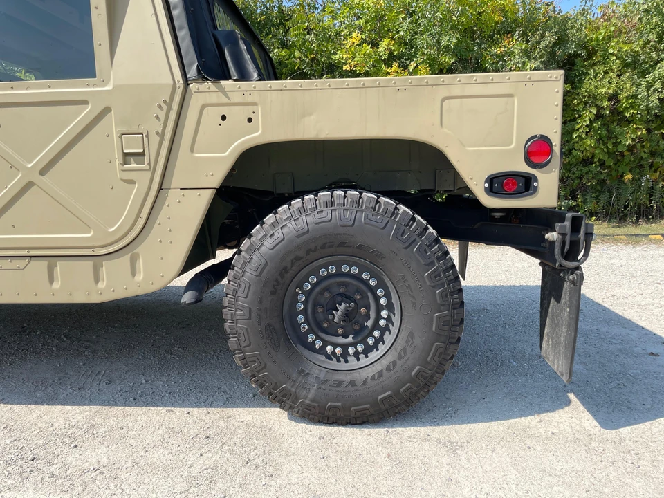1999 AM General Hummer - Image 19 of 31