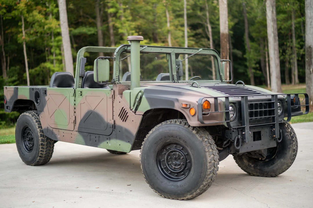 1999 Hummer HMMWV - Image 2 of 31